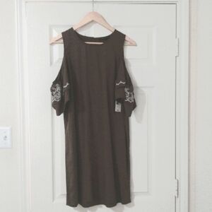 Signature studio women's Dusty Olive Cold shoulder shift midi dress size…